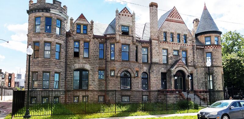File:Nc-est-peckettmansion-ext.jpg